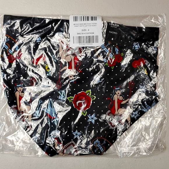♥️NWT VINTAGE TORRID THONG PANTY - LOVERS TATTOO HEART PINUP PRINT - PLUS SIZE - Picture 13 of 14